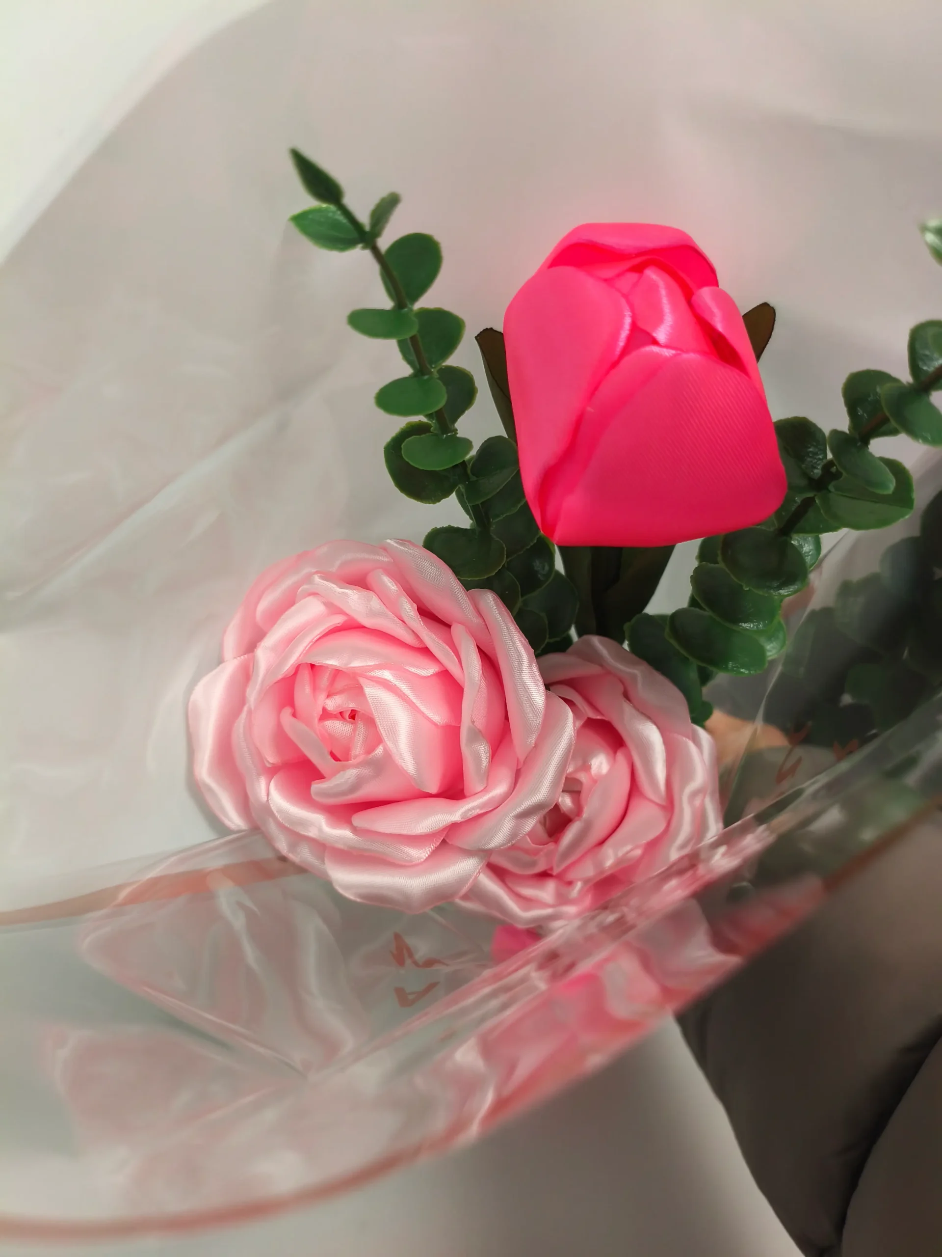 Buquê de flores em cetim