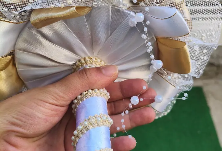 Ramo de Noiva com flores de cetim